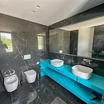 Villa Design With Pool - Maggiore *